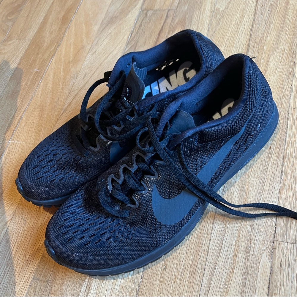 Nike solid black, racing flats, size 8.5 M